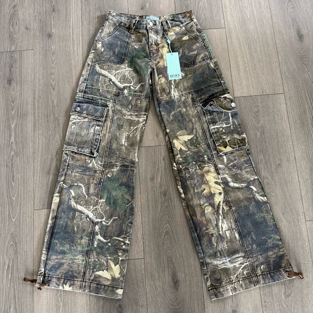 Women’s Revice Amelia Oakland Cargo Pants NWT